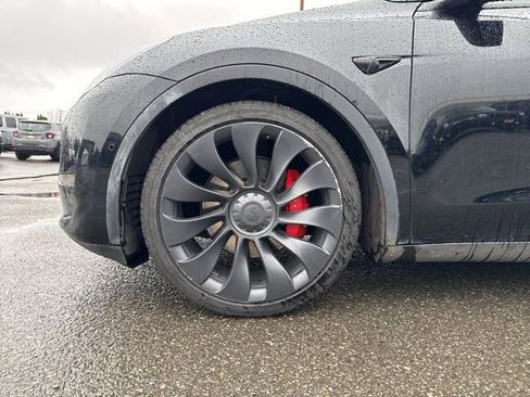 Used 2022 Tesla Model Y Performance image 16