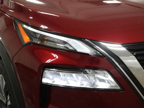 Used 2023 Nissan Rogue SV AWD/4WD image 12