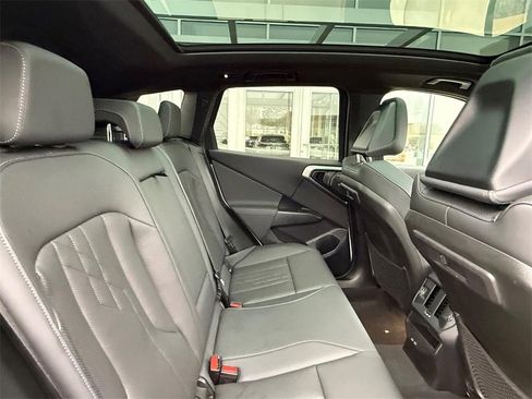 Used 2025 BMW X3 M50 w/ Premium Package image 9