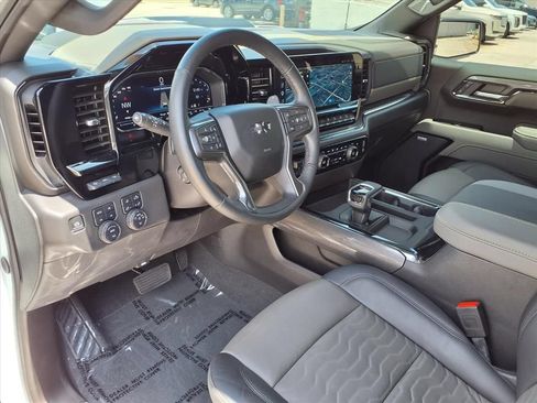 Used 2025 Chevrolet Silverado 1500 ZR2 w/ Technology Package AWD/4WD image 19