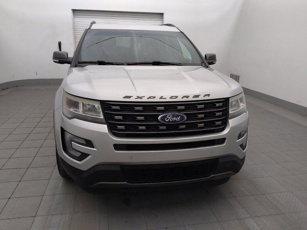 Used 2017 Ford Explorer XLT w/ Equipment Group 202A FWD image 14