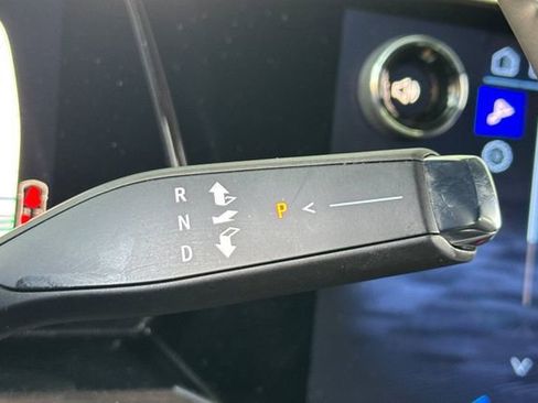 Used 2025 Chevrolet Suburban Premier image 23