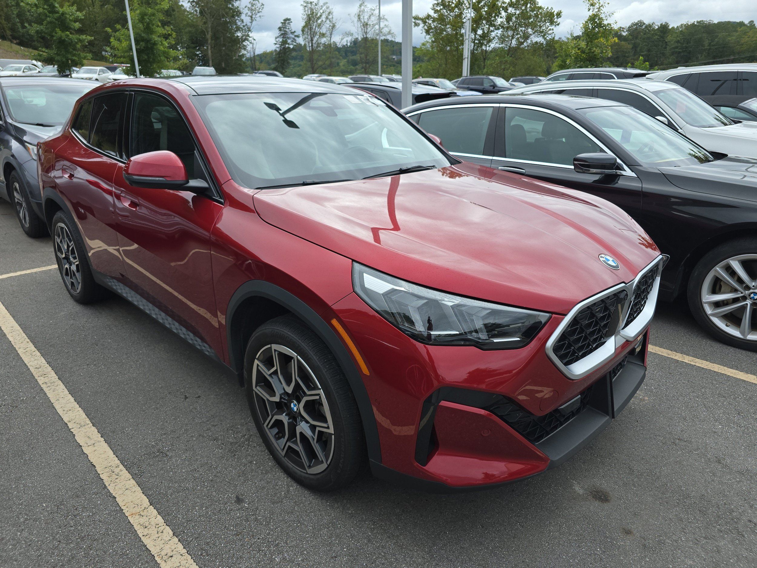 Used 2026 BMW X2 xDrive28i AWD/4WD image 1