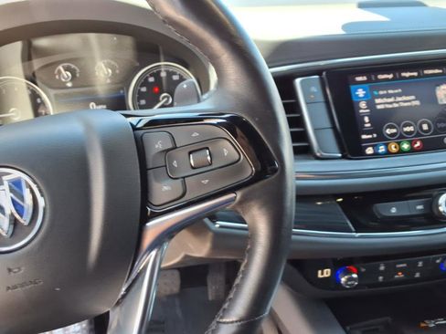 Used 2024 Buick Enclave Essence image 18