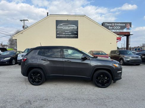 Used 2019 Jeep Compass Latitude FWD image 8