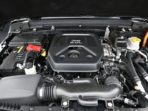 Used 2023 Jeep Wrangler Unlimited AWD/4WD image 25