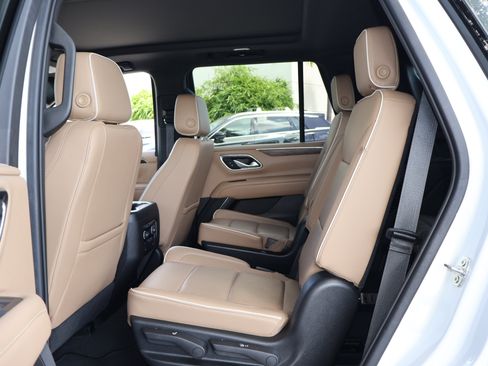 Used 2021 Chevrolet Tahoe Premier RWD image 17