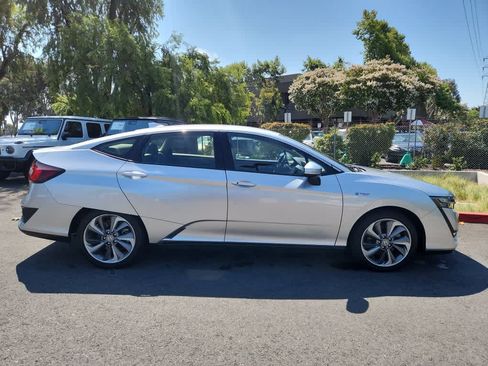 Used 2021 Honda Clarity Touring image 9