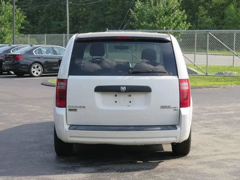 Used 2010 Dodge Grand Caravan SE w/ Climate Group FWD image 5