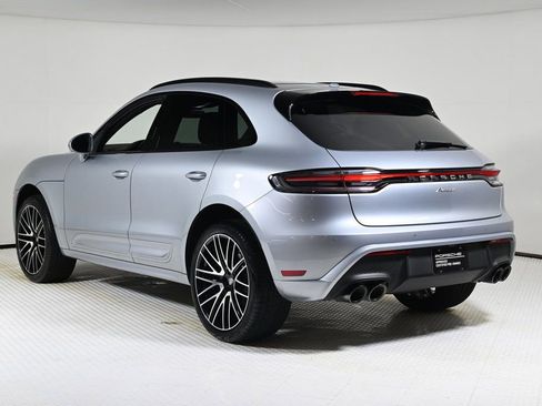 Certified 2024 Porsche Macan image 3