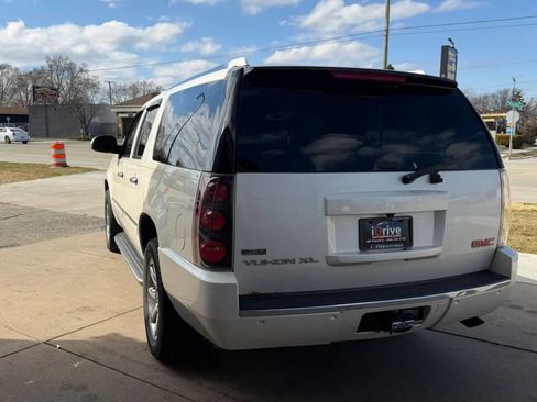 Used 2011 GMC Yukon XL Denali image 8