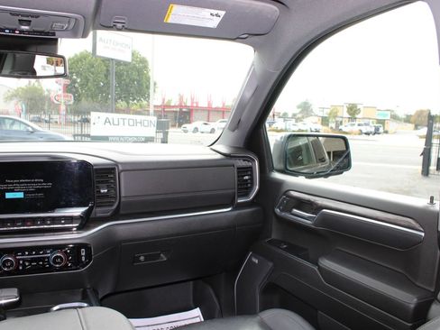 Used 2023 Chevrolet Silverado 1500 LTZ AWD/4WD image 28