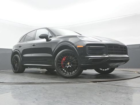 Used 2023 Porsche Cayenne GTS AWD/4WD image 29