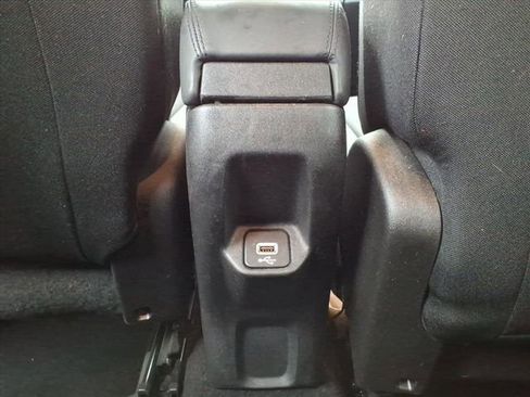 Used 2018 Jeep Renegade Altitude image 26