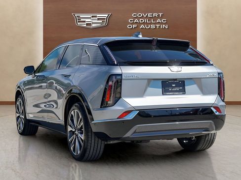 New 2026 Cadillac Optiq Luxury 2 image 6