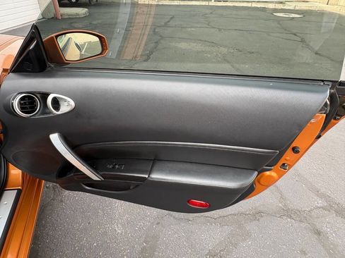Used 2006 Nissan 350Z Touring image 24