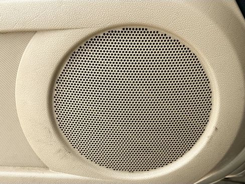Used 2008 Chevrolet Equinox LT w/ LT Preferred Equipment Group FWD image 23