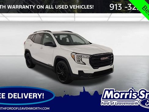 Used 2024 GMC Terrain SLE w/ Driver Convenience Package image 1