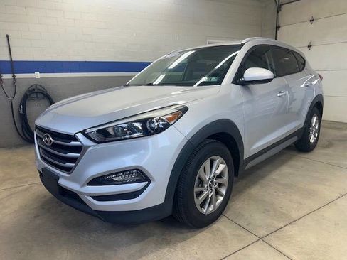 Used 2017 Hyundai Tucson SE AWD/4WD image 3