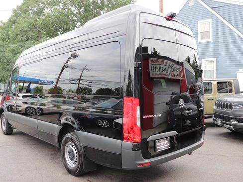 Used 2025 Mercedes-Benz Sprinter 2500 image 3