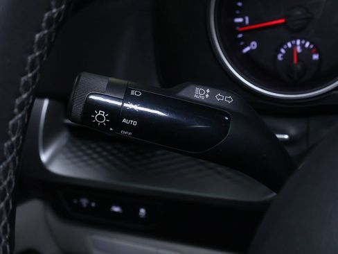 Used 2024 Kia Carnival LX FWD image 21