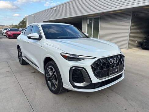 Used 2025 Audi Q5 Premium Plus w/ Premium Plus image 3