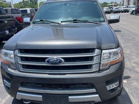 Used 2017 Ford Expedition EL Platinum AWD/4WD image 2