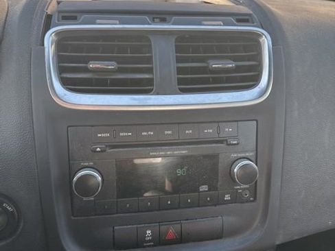 Used 2014 Dodge Avenger SE image 2