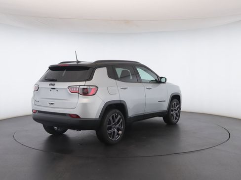New 2026 Jeep Compass Limited image 11