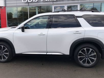 New 2026 Nissan Pathfinder Platinum w/ Cargo Package
