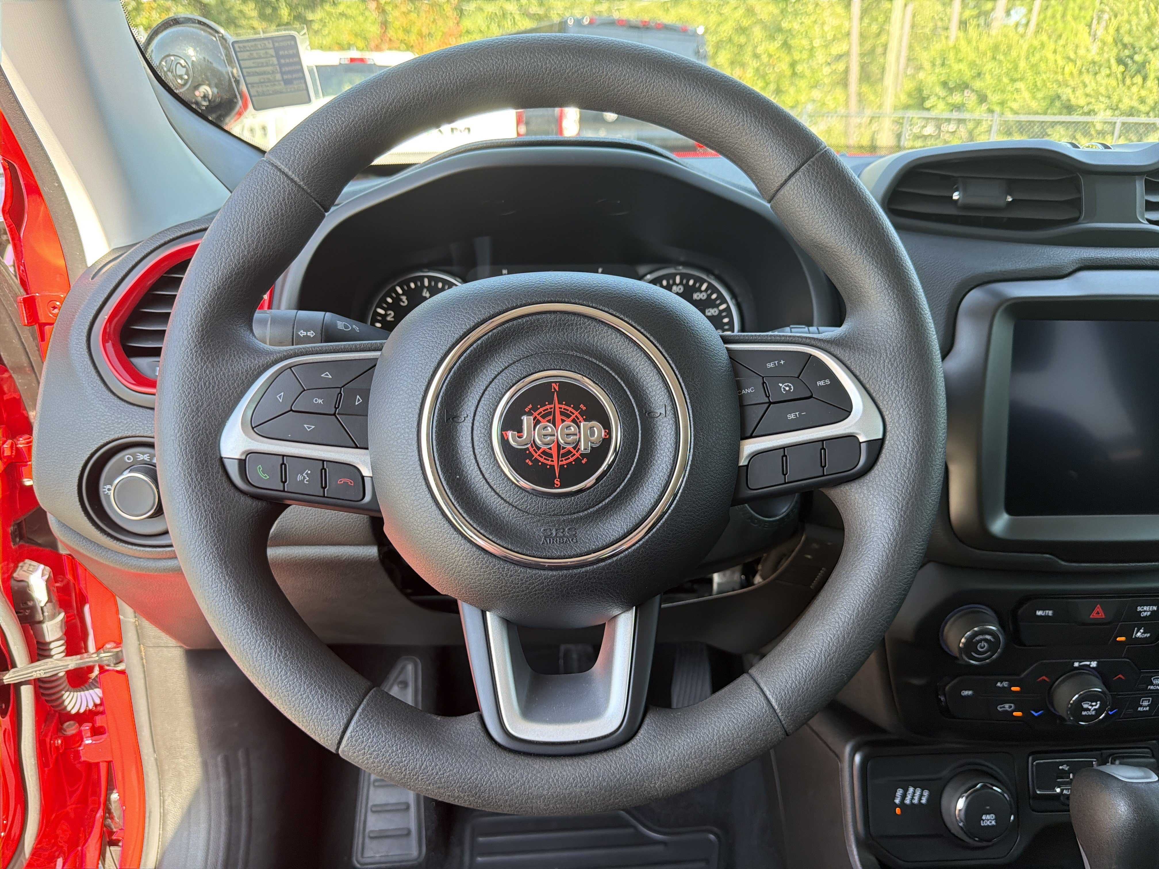 Used 2023 Jeep Renegade Latitude AWD/4WD image 27