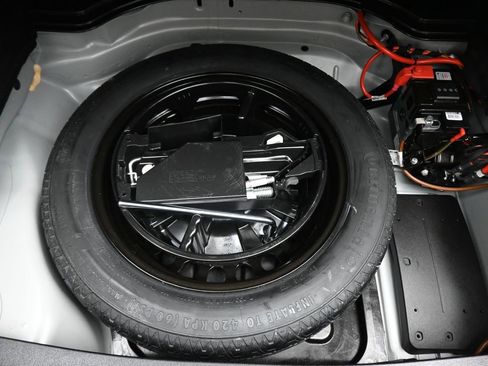 Used 2016 Mercedes-Benz E 350 Sedan w/ Premium Package image 48