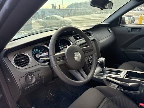 Used 2011 Ford Mustang Coupe image 12