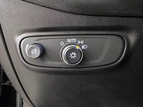 Used 2018 Chevrolet Equinox LS FWD image 21