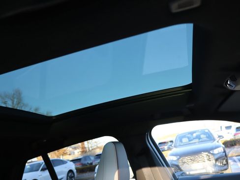 Used 2025 BMW X2 M35i w/ Premium Package image 16