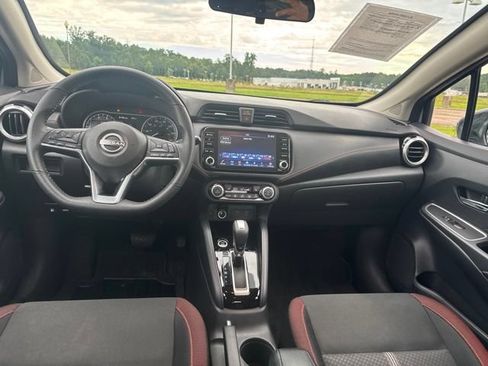Used 2024 Nissan Versa SR FWD image 14
