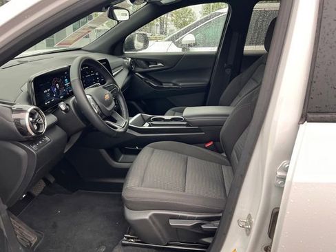 Used 2025 Chevrolet Equinox LT AWD/4WD image 8