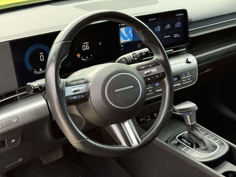 Used 2024 Hyundai Kona SEL FWD image 4