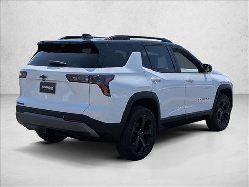 New 2026 Chevrolet Equinox LT w/ Convenience Package II FWD image 2