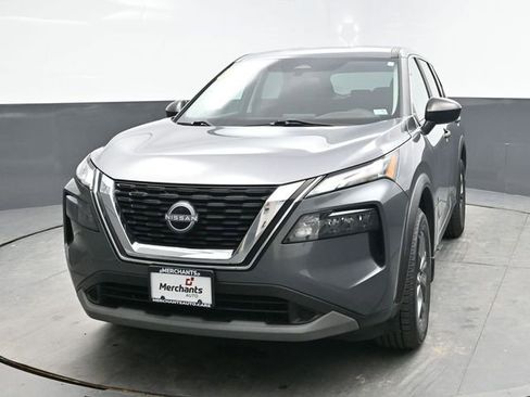 Used 2023 Nissan Rogue S AWD/4WD image 2