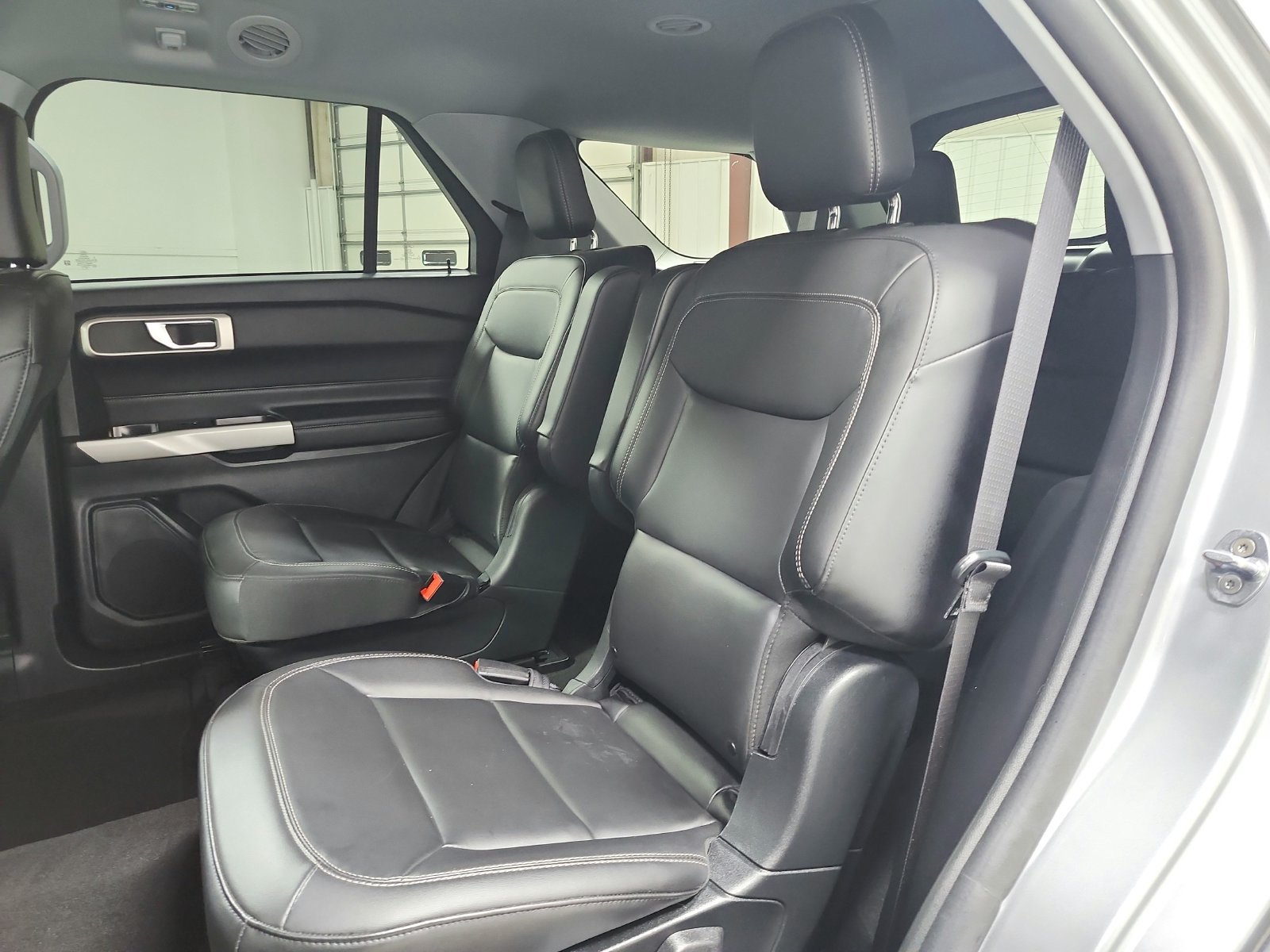 Used 2023 Ford Explorer XLT w/ Equipment Group 202A RWD image 32