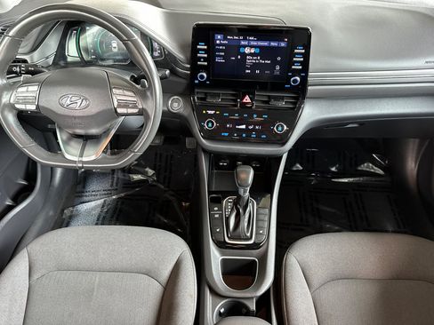 Used 2022 Hyundai Ioniq SE image 15