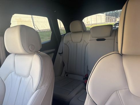 Used 2025 Audi Q5 2.0T Premium image 15