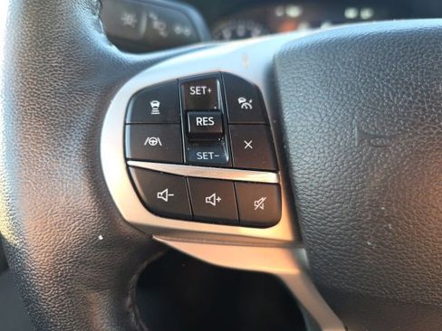 Used 2022 Ford Explorer Limited w/ Equipment Group 301A image 18