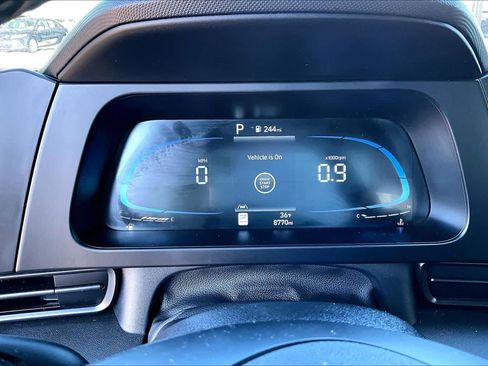 Used 2025 Hyundai Elantra Sport image 26