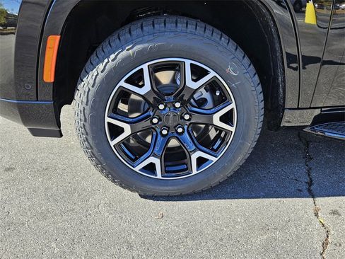 New 2025 Jeep Wagoneer Series II image 9