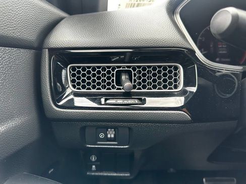 Used 2023 Honda Civic Sport image 31