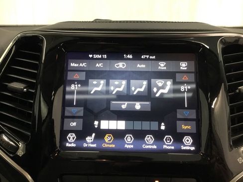 Used 2022 Jeep Cherokee Limited AWD/4WD image 30