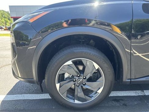 Used 2025 Nissan Rogue SV AWD/4WD image 20
