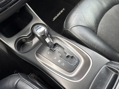 Used 2015 Dodge Journey Crossroad w/ Flexible Seating Group FWD image 30